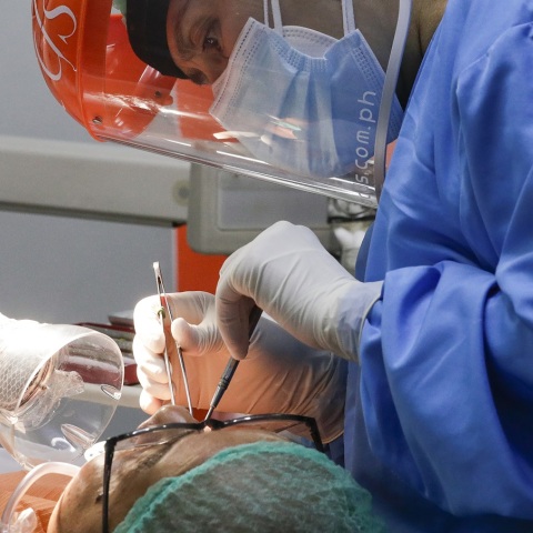 Ρωσία: Ασθενής μαχαίρωσε οδοντίατρο επειδή δεν του άρεσε το αποτέλεσμα