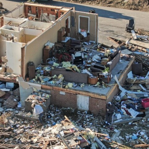 Ανεμοστρόβιλοι σάρωσαν έξι πολιτείες των ΗΠΑ