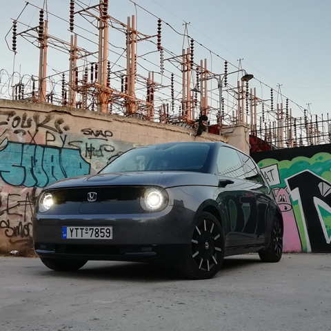 Το αμιγώς ηλεκτρικό αυτοκίνητο Honda e θέτει νέα τεχνολογικά πρότυπα στην κατηγορία συμπαγών EV