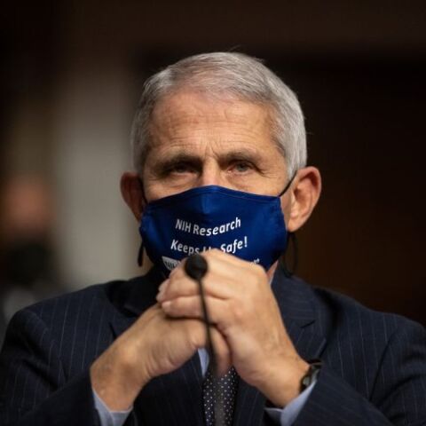 Φάουτσι για Όμικρον: Δεν υπάρχει ανάγκη για ενισχυτική δόση συγκεκριμένης παραλλαγής   