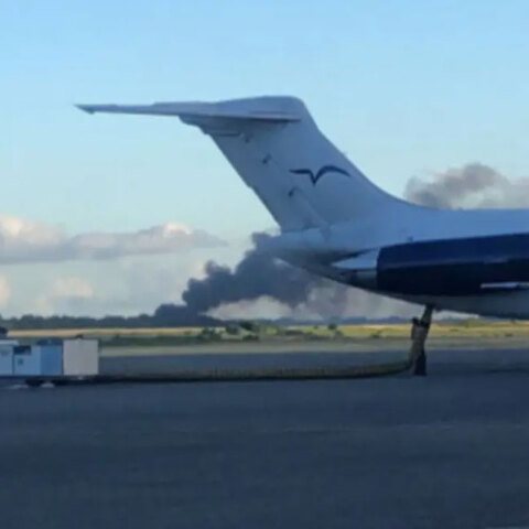 Καπνός στο σημείο που συνετρίβη το αεροσκάφος στη Δομινικανή Δημοκρατία