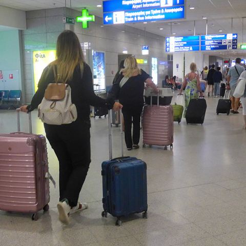 Νέα μέτρα: Τι ισχύει για την είσοδο στην Ελλάδα