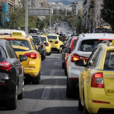 Αυτοκίνητα στους δρόμους 