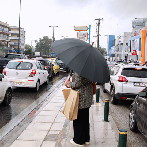 Καιρός: Άνοδος της θερμοκρασίας – Πού θα βρέξει τη Δευτέρα