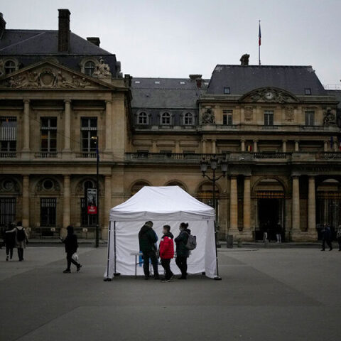 Παραλλαγή Όμικρον – Τι δείχνουν τα νέα στοιχεία από τη Νότια Αφρική για τον αριθμό των νοσηλειών