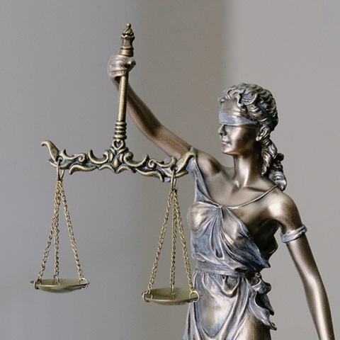 Άγαλμα της θεάς Θέμιδας, θεάς της Δικαιοσύνης