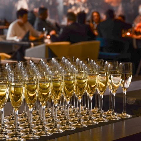 Εστίαση: «Έσπασαν» τα τηλέφωνα στη Θεσσαλονίκη για το ρεβεγιόν 