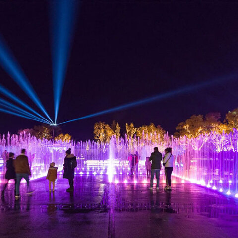 Στο Experience Park Ελληνικού το συντριβάνι αποτελεί πόλο έλξης για μικρούς και μεγάλους