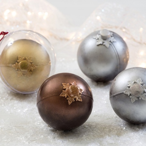 Σοκολατένιες χριστουγεννιάτικες μπάλες-στολίδια από την Αλεξάνδρα Μιμίκου