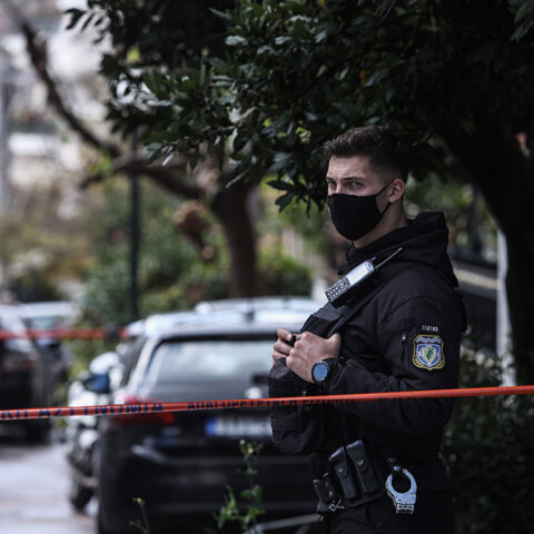 Χειροβομβίδα έξω από κατάστημα στο Περιστέρι (ΦΩΤΟ ΑΡΧΕΙΟΥ)