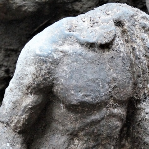 Άγαλμα των αυτοκρατορικών χρόνων αποκαλύφθηκε σε σωστική ανασκαφή στο κέντρο της Βέροιας