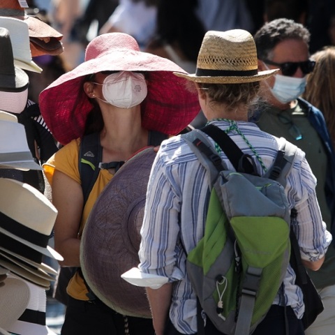 Νέα μέτρα: Ποιες είναι οι μάσκες KN-95 για σούπερ μάρκετ και ΜΜΜ