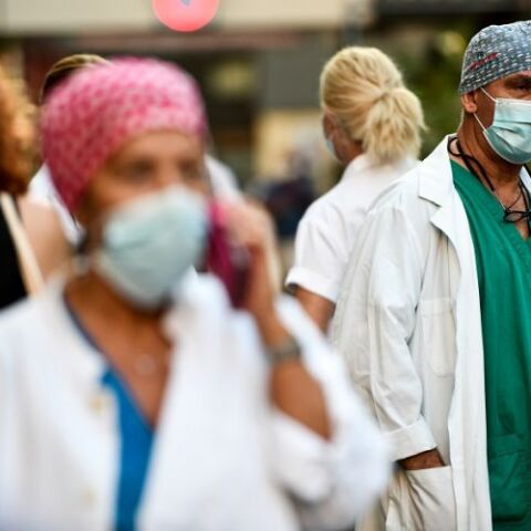 Πλεύρης για υγειονομικούς σε αναστολή: Δεν θα επιστρέψουν στο ΕΣΥ αν δεν εμβολιαστούν