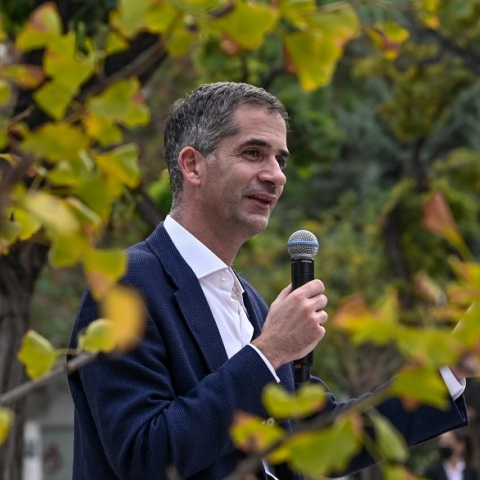 Κώστας Μπακογιάννης: Απάντηση για συναυλία του Σάκη Ρουβά