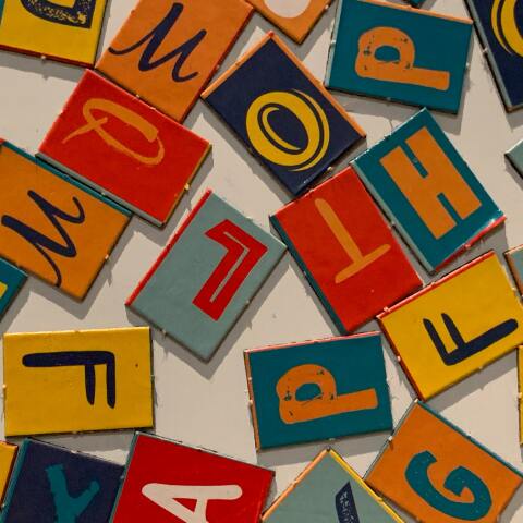 Wordle: Ένα παιχνίδι που σου ζητά να βρεις τη λέξη της ημέρας. Πώς παίζεται και γιατί σαρώνει το Twitter.