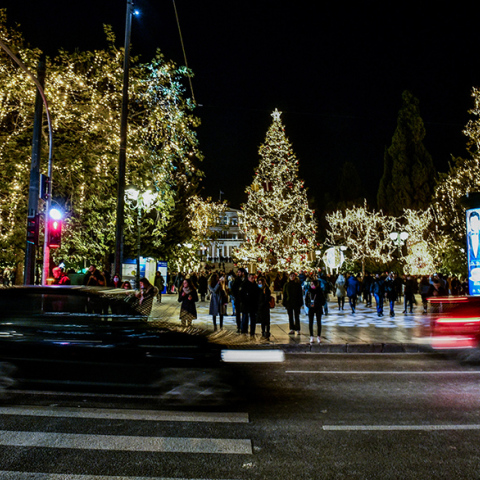 Νέα μέτρα στην Ελλάδα στη «σκιά» της μετάλλαξης Όμικρον