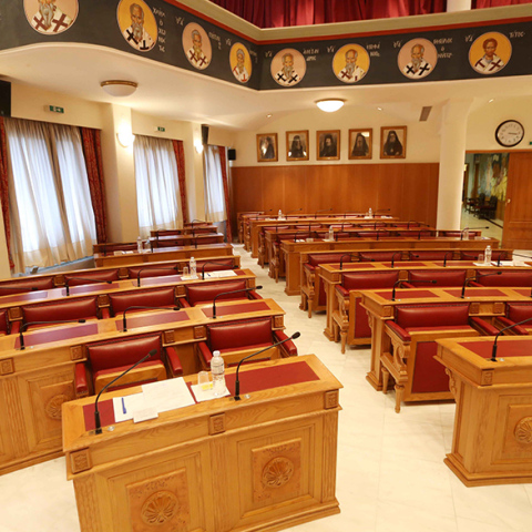 H Ιερά Σύνοδος για την ανάρτηση Μόσιαλου