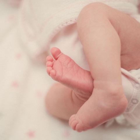 Κρήτη: Έκλεψε 1.300 ευρώ και τα έκρυψε στην πάνα του μωρού της 