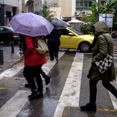 Βροχή στο κέντρο της Αθήνας