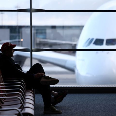 Κορωνοϊός: Η Όμικρον οδήγησε σε ματαίωση 7.000 πτήσεις