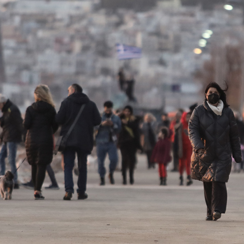 Κορωνοϊός: Αλλαγές στα πρωτόκολλα για την καραντίνα