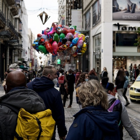 ΚΟΣΜΟΣ ΣΤΗΝ ΕΡΜΟΥ (ΓΙΩΡΓΟΣ ΚΟΝΤΑΡΙΝΗΣ / EUROKINISSI)