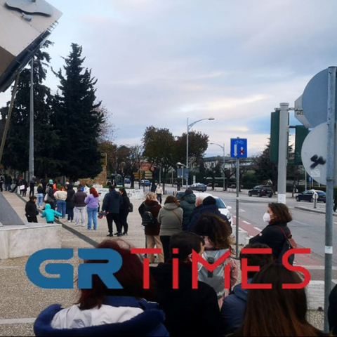 Θεσσαλονίκη: Ουρές για ένα rapid test 