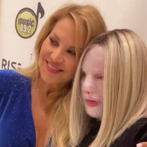 Iωαννά και Αννίτα Ναθαναήλ 