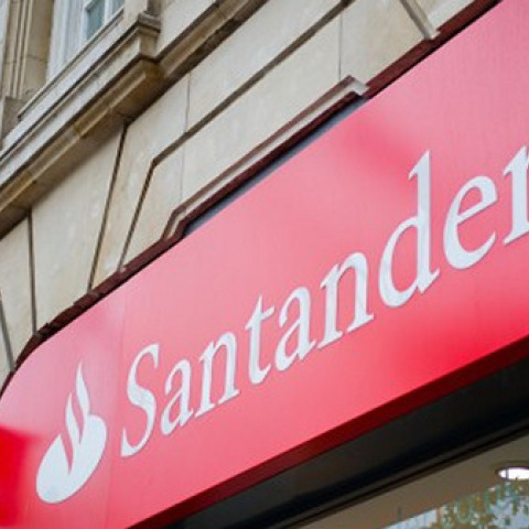 Η Banco Santander... μοίρασε κατά λάθος 130 εκατ. στερλίνες για τα Χριστούγεννα