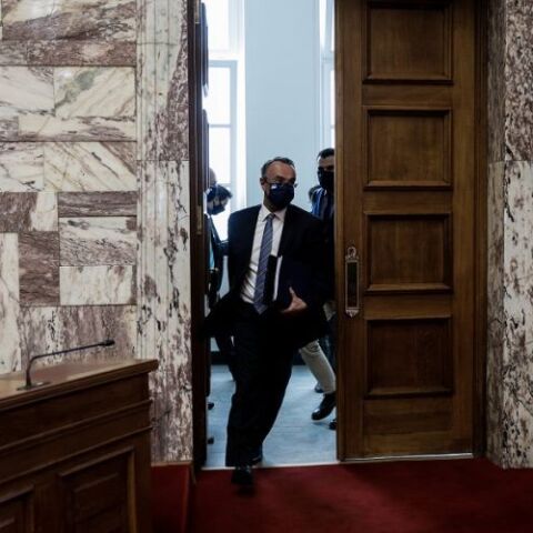 Στο χειρουργείο εκτάκτως ο Χρήστος Σταϊκούρας