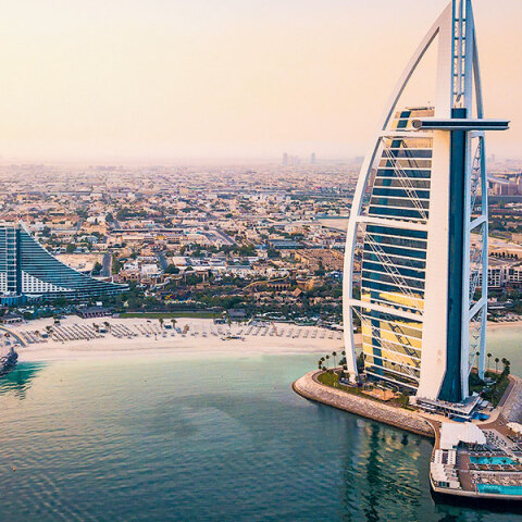 ΗΑΕ: «Μπλόκο» στα ταξίδια στο εξωτερικό για τους ανεμβολίαστους από 10/1