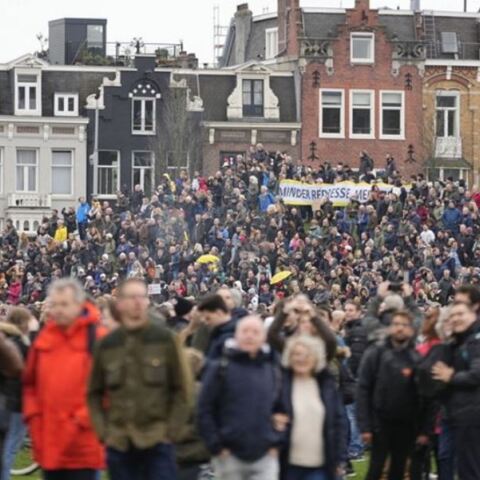 Ολλανδία: Επεισόδια και συλλήψεις σε διαδήλωση κατά του lockdown
