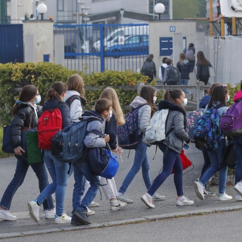 Αύριο στις 14:00 η συνεδρίαση της επιτροπής για τα σχολεία – Αμέσως μετά ανακοινώσεις από Πλεύρη & Κεραμέως