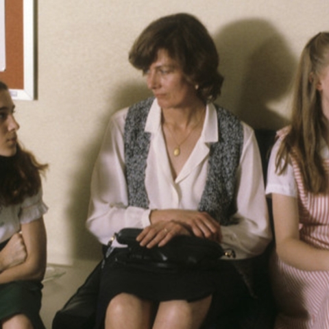 Η Σάρα Τζέσικα Πάρκερ και η Σίνθια Νίξον υποδύθηκαν τις αδελφές στην ταινία My Body, My Child το 1982. 