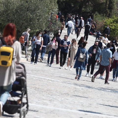 Καιρός: Ανεβαίνει κι άλλο ο υδράργυρος την Τρίτη