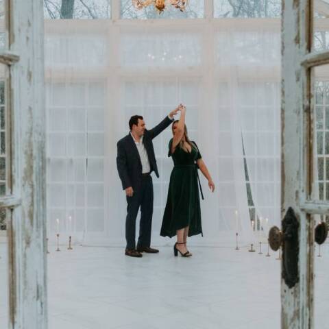 Ζευγάρι που χορεύει