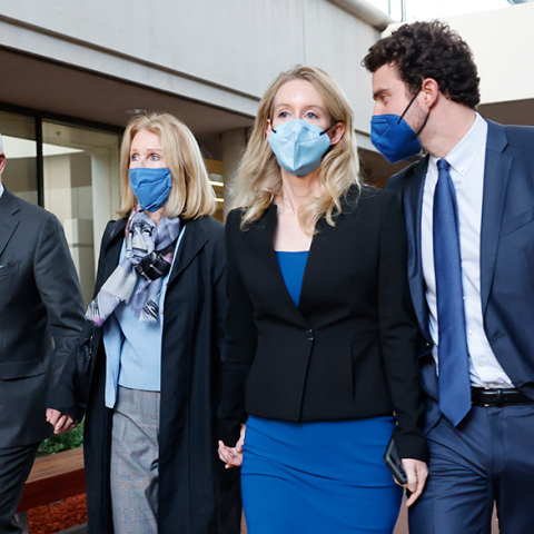 Σκάνδαλο Theranos: Ένοχη η Ελίζαμπεθ Χολμς