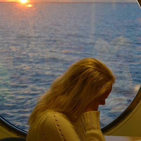 Φωτογραφία στο εξώφυλλο της συλλογής «Ποιήματα» του Ηλία Ευθυμιόπουλου (εκδ. ATHENS VOICE BOOKS)