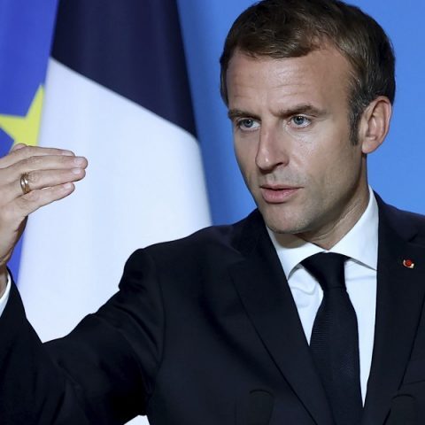 Προβάδισμα του Μακρόν έναντι της Πεκρές σε νέα δημοσκόπηση