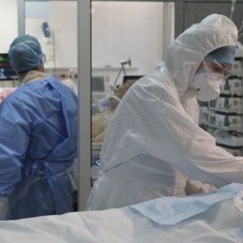 ΜΕΘ- Κορωνοϊός © EUROKINISSI/ΤΑΤΙΑΝΑ ΜΠΟΛΑΡΗ 