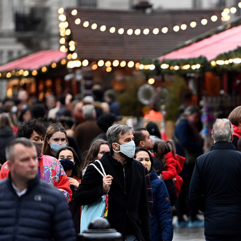 ΠΟΥ: Η Όμικρον μπορεί να οδηγήσει σε πιο επικίνδυνες παραλλαγές του κορωνοϊού