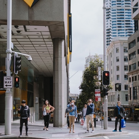 ΠΟΥ για Όμικρον: Λιγότερο σοβαρή νόσηση αλλά δεν είναι «ήπια»