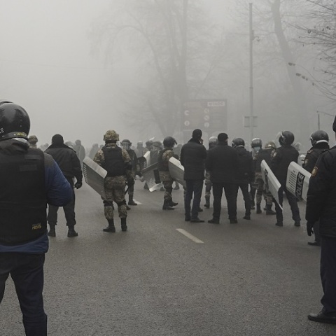 Καζακστάν: Στρατιώτες πυροβολούν εναντίον διαδηλωτών 