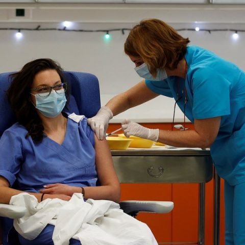 Εμβόλιο Pfizer - Εμβολιασμός