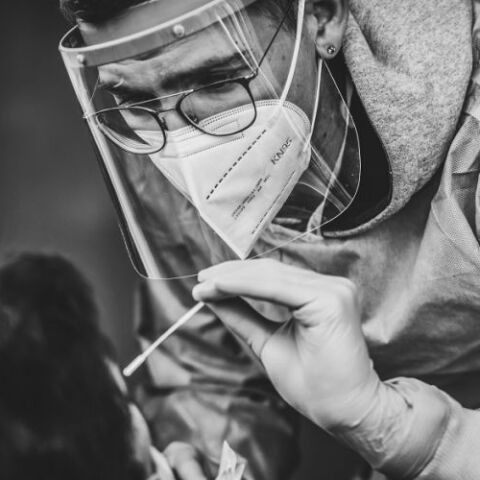 Η Ελλάδα πρώτη στην ΕΕ στα τεστ για τη COVID-19	