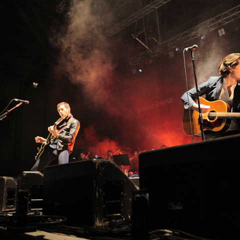 Στιγμιότυπο από τη συναυλία των Last Shadow Puppets στην Αθήνα το 2016