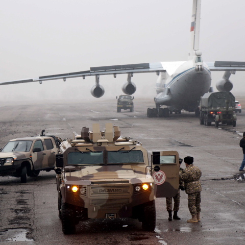 Δραματικές στιγμές στο Καζακστάν: Περισσότεροι από 4.400 άνθρωποι έχουν συλληφθεί και περισσότεροι από 40 σκοτώθηκαν στη διάρκεια των συνεχιζόμενων ταραχών.