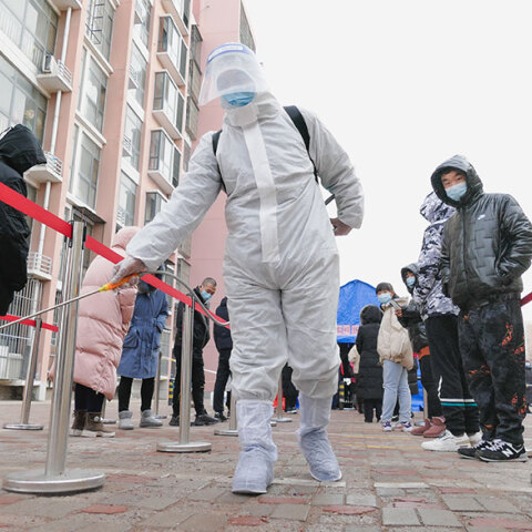 Απολύμανση για κορωνοϊό στην πόλη Τιαντζίν της Κίνας