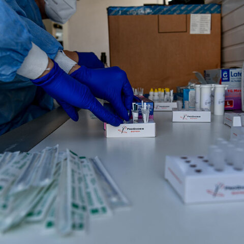 Τα κρούσματα σήμερα Δευτέρα (10/1) ανακοίνωσε ο ΕΟΔΥ