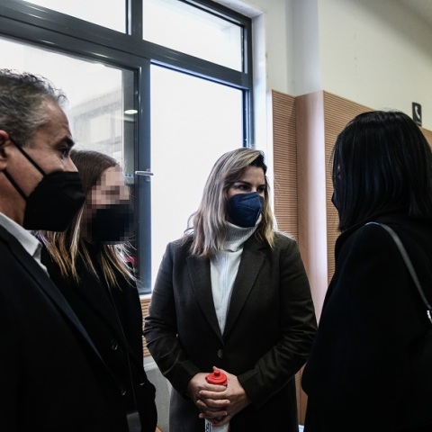 Η Σοφία Μπεκατώρου στη δίκη του 39χρονου προπονητή ιστιοπλοΐας που κατηγορείται για τον βιασμό ανήλικης αθλήτριας